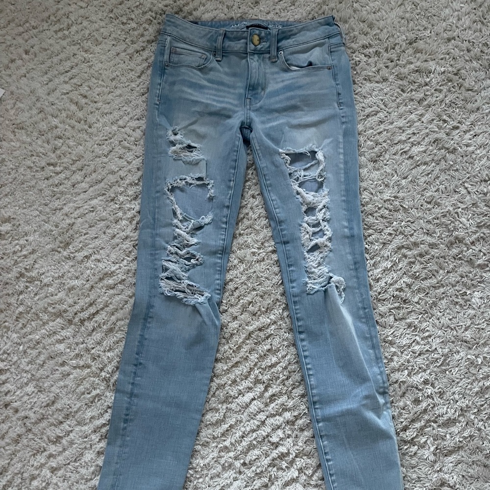 American eagle light wash ripped skinny jeans